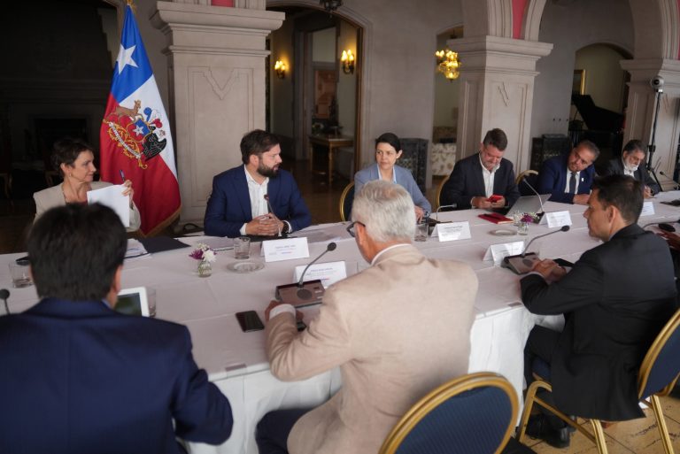 Gobernadores expusieron desafíos a Presidente Boric: Cuvertino enfatizó necesidad de mayor autonomía financiera