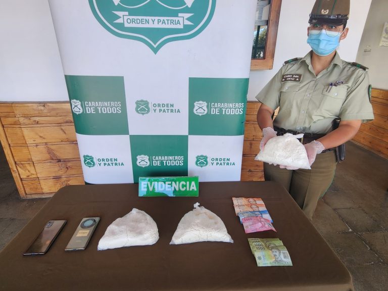 Carabineros del OS7 Valdivia incautó 3 kilos de drogas a pasajera de nacionalidad colombiana