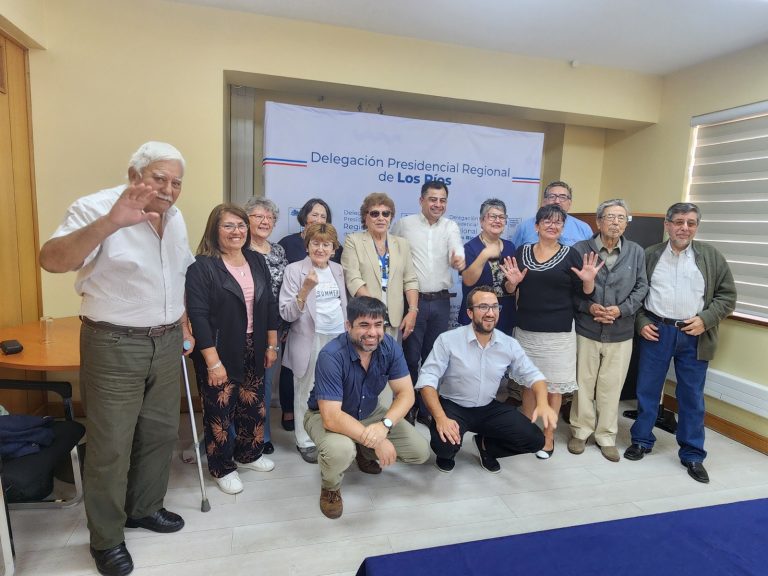 Autoridades regionales encabezaron desayuno con pensionados tras aprobación de la Reforma Previsional