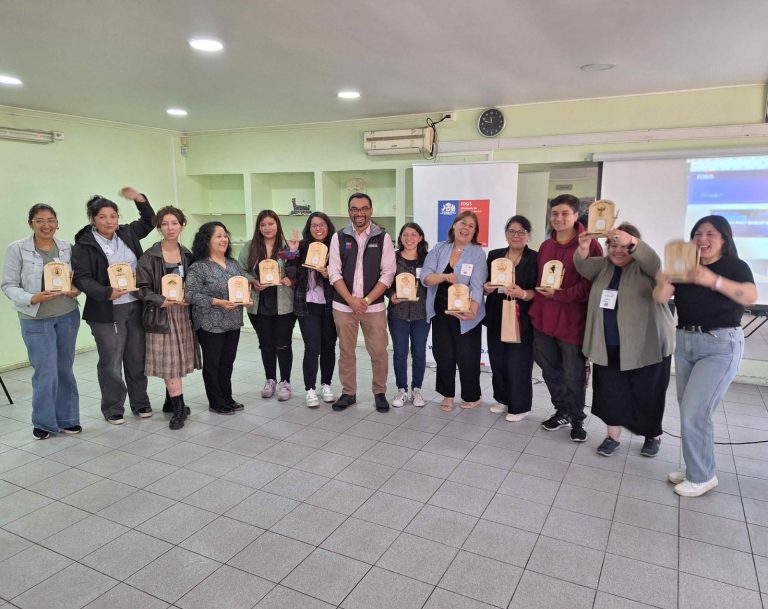 Emprendedoras de la Expo FOSIS Los Ríos participaron en taller de retroalimentación