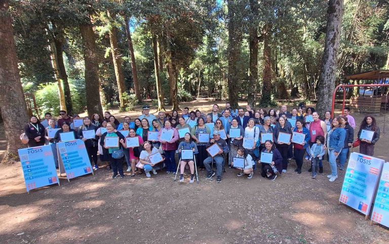 El FOSIS certificó en Los Ríos a cien emprendedoras de Valdivia