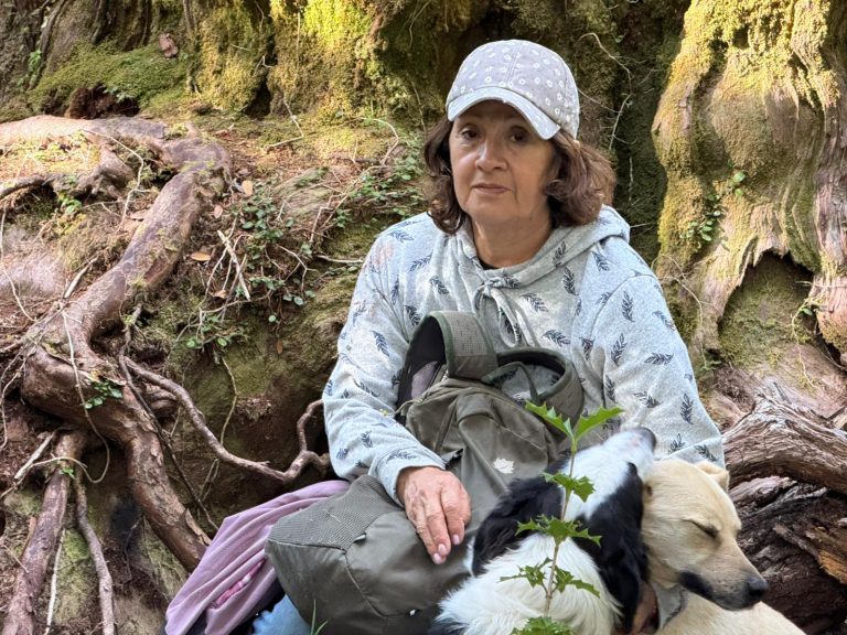 Nancy Henríquez y sus perritas, las heroínas del rescate en el Parque Nacional