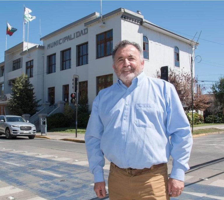 Alcalde Quezada esperará resolución de Contraloría para pronunciarse sobre restitución de Hijo Ilustre a Pinochet