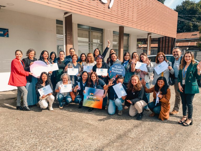 Entregan resultados de estudio de brechas de género en energía y premian a mujeres lideres en el área