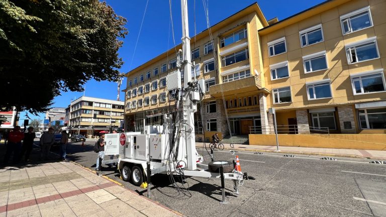 Los Ríos fortalece respuesta a emergencias con carro de conectividad digital