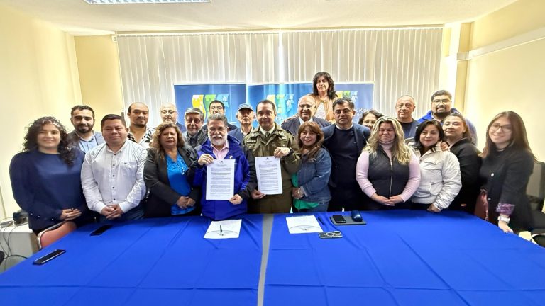 Gore y Carabineros firmaron convenio mandato que permitirá la adquisición de 2 cuarteles móviles para la comuna de Valdivia