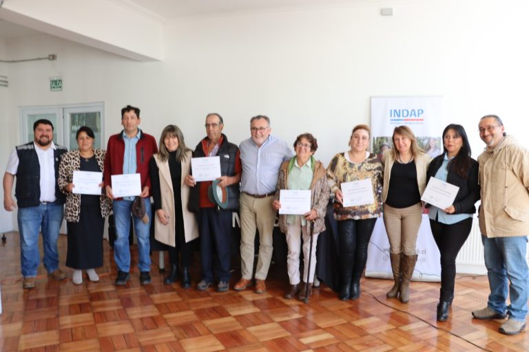 INDAP entrega más de $557 millones en incentivos de riego a 67 familias agricultoras en La Unión