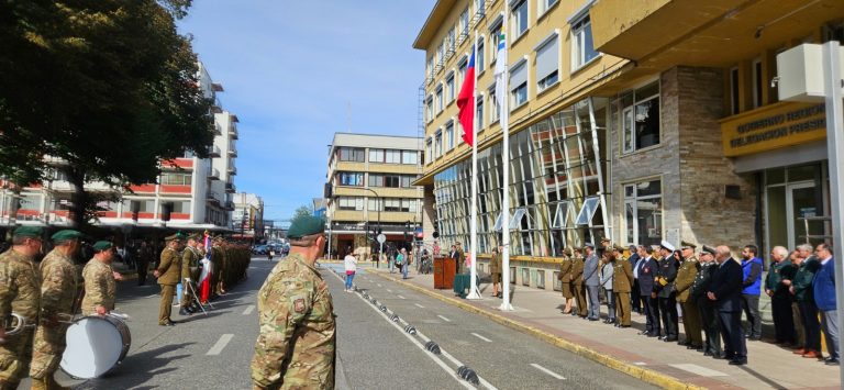 Con izamiento de Pabellón Patrio, Carabineros Los Ríos inició actividades por 98 aniversario