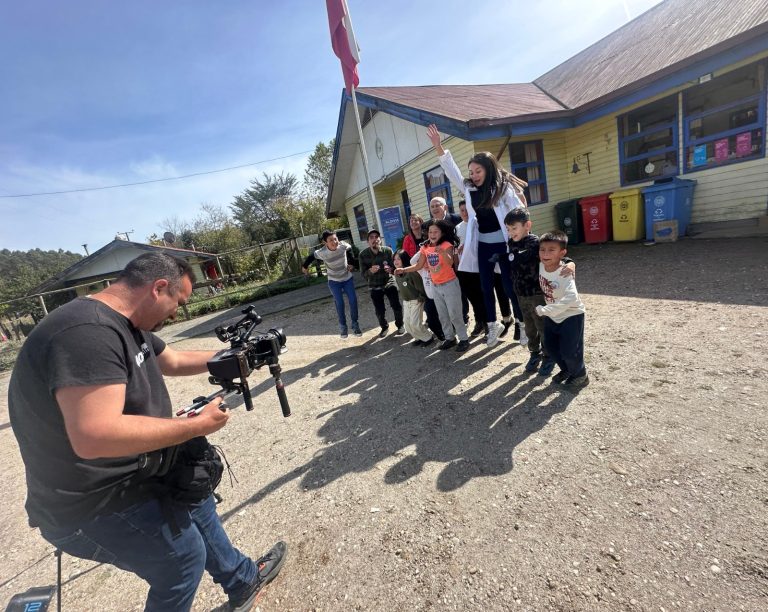 Programa Chile Circular de Televisión Nacional de Chile destaca proyecto ambiental de Escuela Rural de Pishuinco