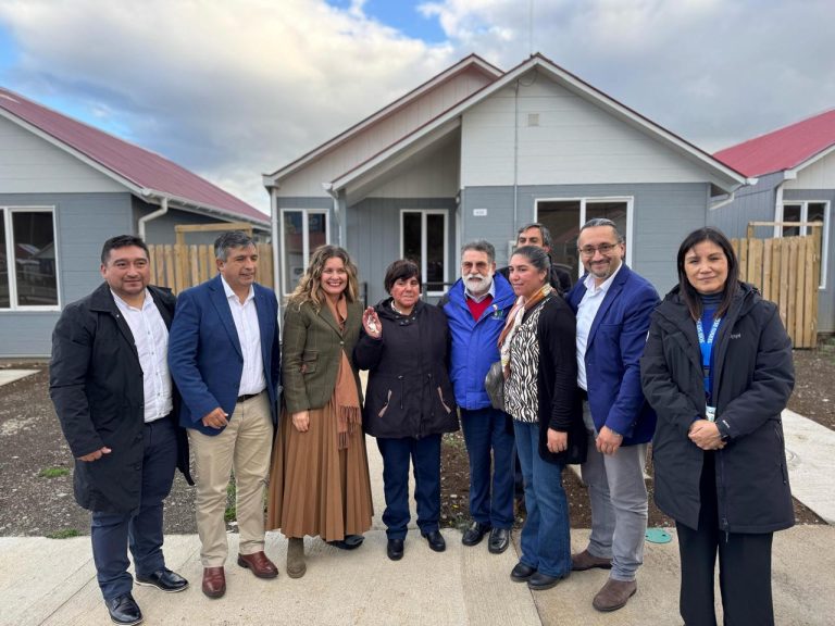 MINVU avanza con Plan Nacional de Emergencia Habitacional inaugurando conjunto habitacional de 137 casas en Lanco