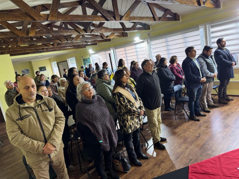 Quiero Mi Barrio firma contrato de obras para sector Collilelfu en comuna de Los Lagos