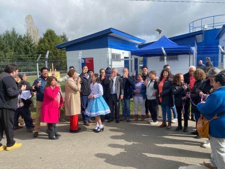 Con inauguración de servicio sanitario rural familias de Llastuco y Rinconada en Máfi hicieron realidad el sueño del agua potable
