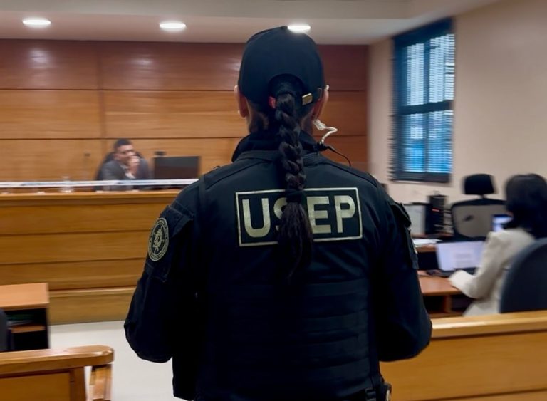 Fiscalía de Los Ríos formalizó a parvularia por maltratos a niños y niñas en Valdivia