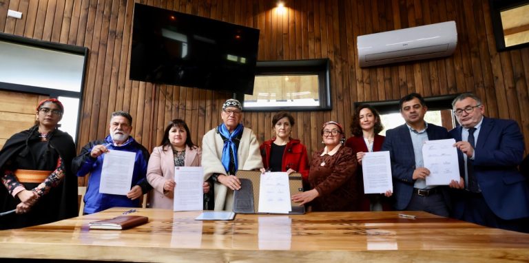 Autoridades y consejo de comunidades mapuche de La Unión acuerdan protocolo para la construcción del nuevo hospital
