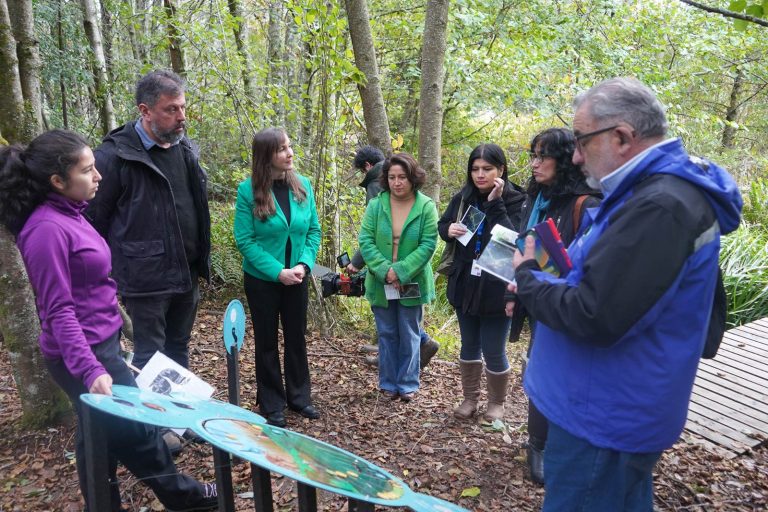 Proyecto Explora Los Ríos da inicio a su nuevo ciclo con lanzamiento oficial en el Centro de Humedales Río Cruces