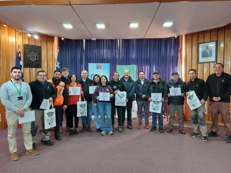 Sernapesca certificó como Centinelas del Mar a equipo municipal de Valdivia