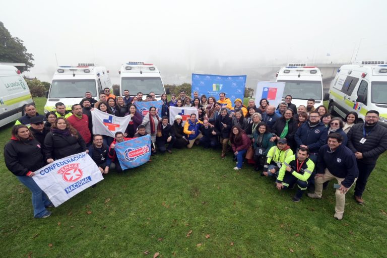 Nueva flota de ambulancias fortalecerá atención prehospitalaria en seis comunas de Los Ríos