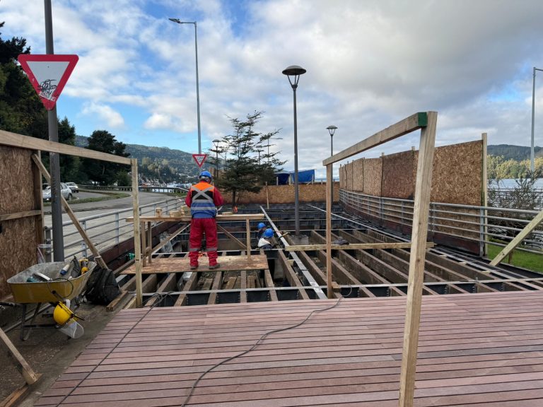 MOP trabaja conservación de terminales de pasajeros de Niebla, Isla Mancera y Punucapa en la costa de Valdivia