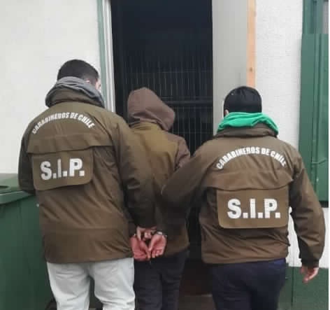 Carabineros SIP detuvo a sujeto por grabar a mujeres en baños públicos de Valdivia