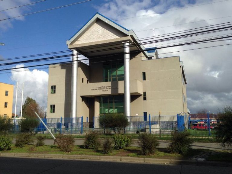 TOP de Valdivia condena a 15 años y un día de presidio a coautores de homicidio en unidad penal