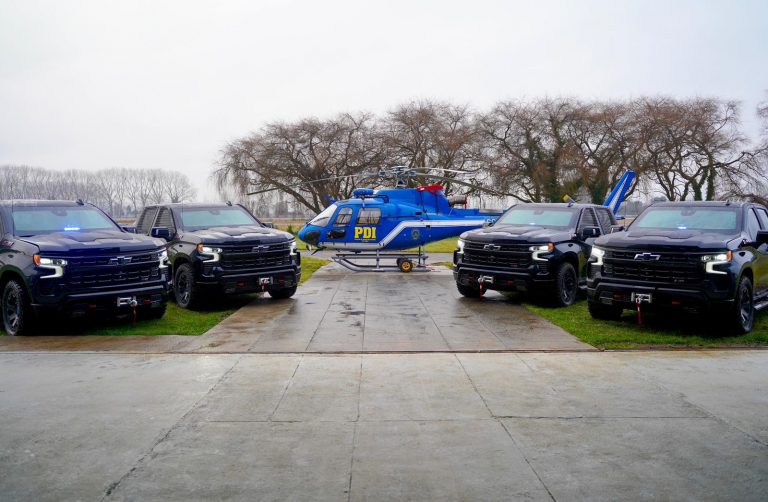 PDI Valdivia recibe vehículos blindados financiados por el GORE