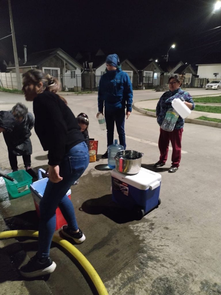 Vecinos del Portal Ranco en Río Bueno llevan dos días sin agua y sin respuesta de Suralis