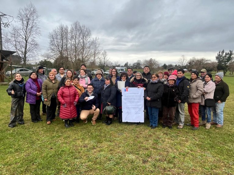 Bienes Nacionales Los Ríos entregó terreno fiscal al APR de Pitriuco en Lago Ranco