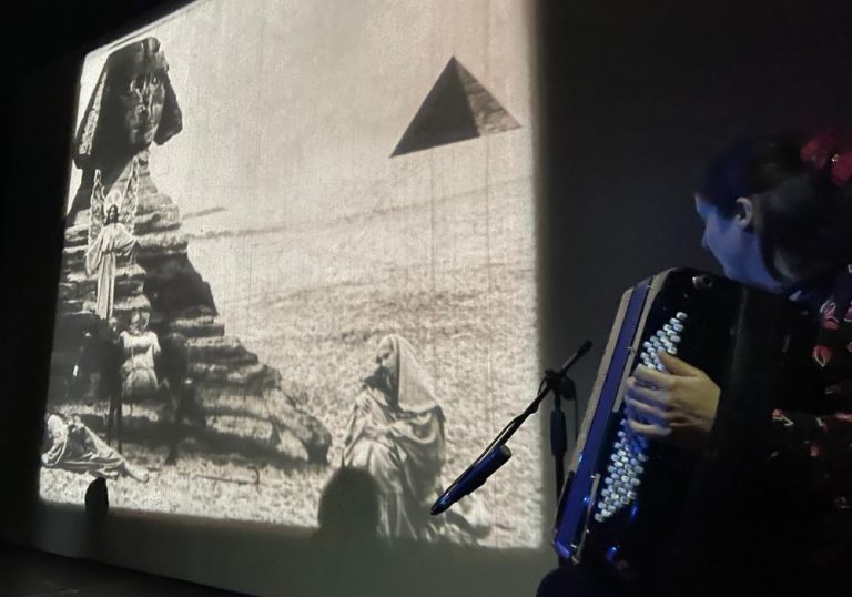 Proyectarán histórico filme en el Teatro Regional Cervantes