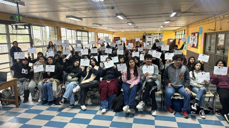 Estudiantes de Los Ríos participaron en campamento de inglés durante sus vacaciones de invierno