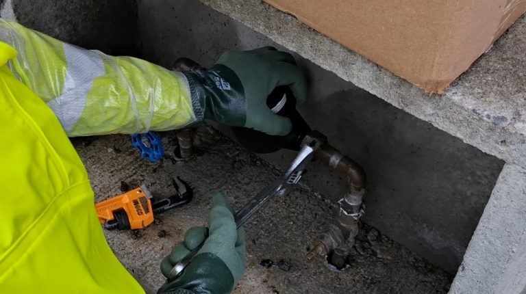 Equipos técnicos de Suralis avanzan con los recambios y continuarán trabajando este fin de semana en casos especiales