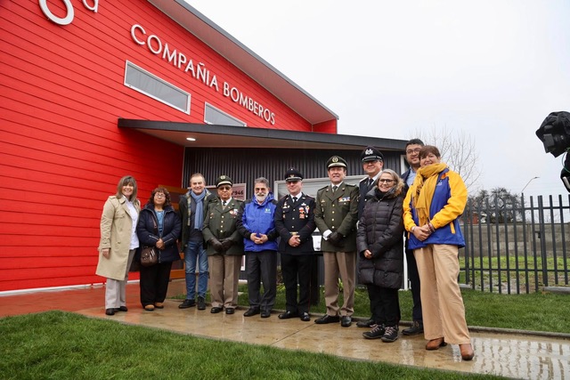 Inauguran el cuartel de la Sexta Compañía de Bomberos de Río Bueno: la Bomba Suiza ya es una realidad