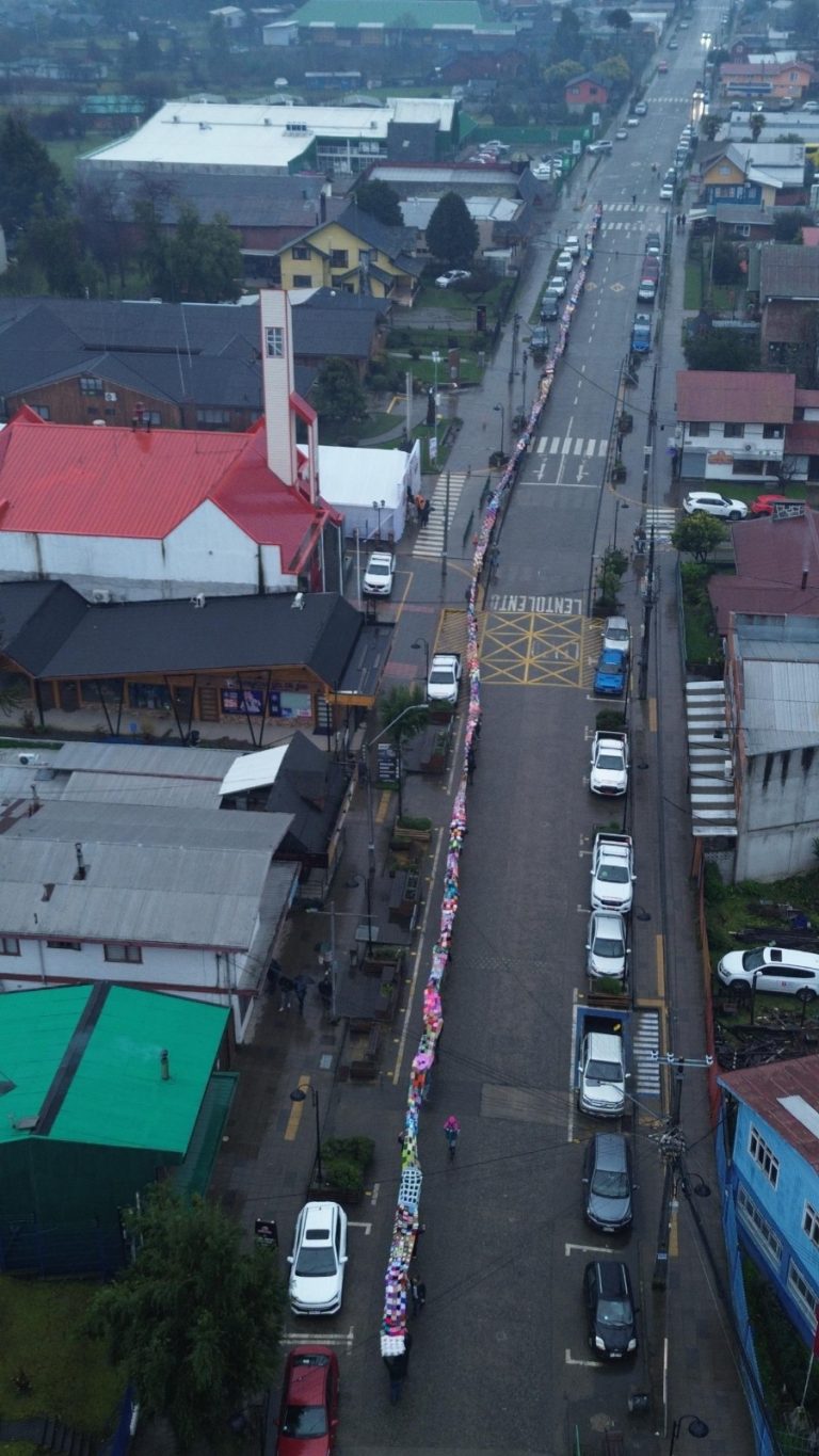 Futrono Rompe Récord con una Manta Solidaria de 205 Metros: Un Hito de Amor y Comunidad