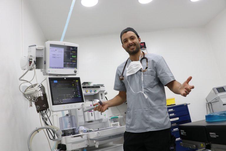 Hospital de Río Bueno incorpora a médico anestesiólogo para fortalecer intervenciones quirúrgicas en la provincia del Ranco