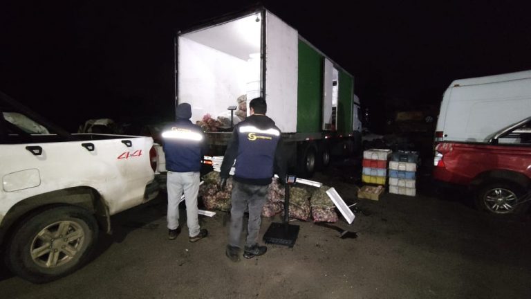 Incautan camión y más de 1,5 toneladas de recursos marinos en La Unión