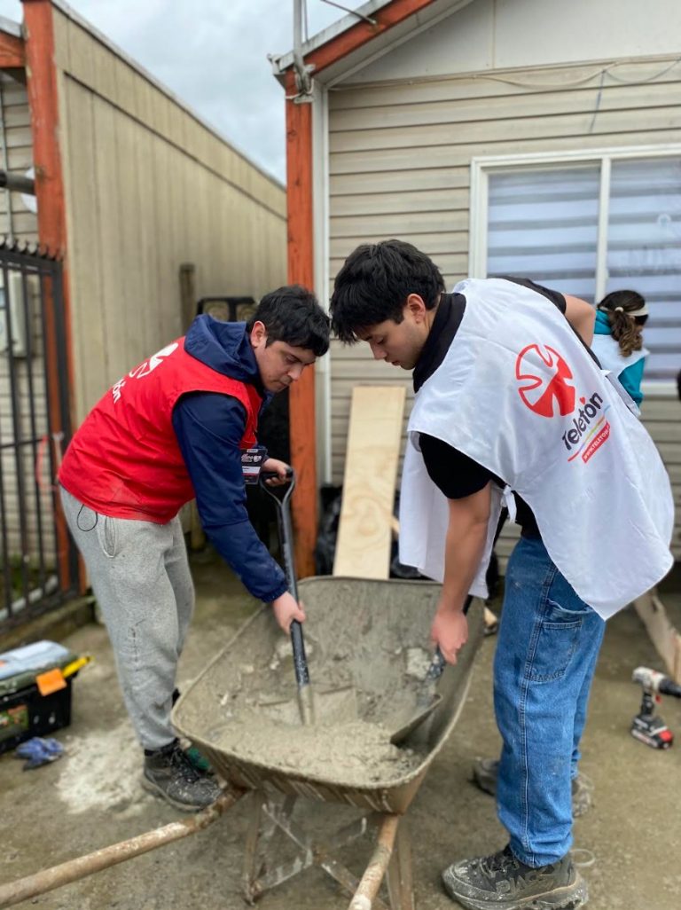 Voluntariado Teletón Valdivia mejora la accesibilidad de viviendas de sus pacientes
