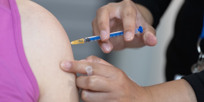 «Aún queda invierno, pasemos agosto protegidos» con vacunatón contra la influenza en Valdivia