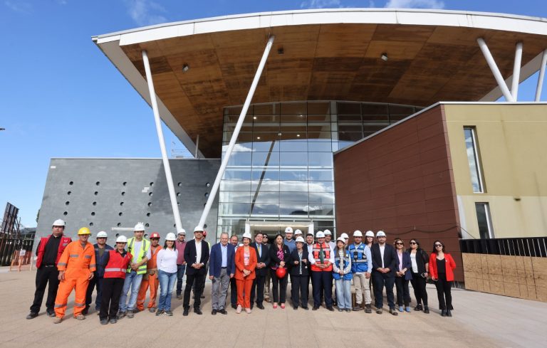 Más de 355 kilómetros de asfalto, caletas y hospitales destacan en cuenta pública MOP Los Ríos 2022-2025  