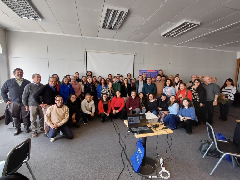 Presentan actualización de bases curriculares para la Educación de Jóvenes y Adultos (EPJA) en Los Ríos