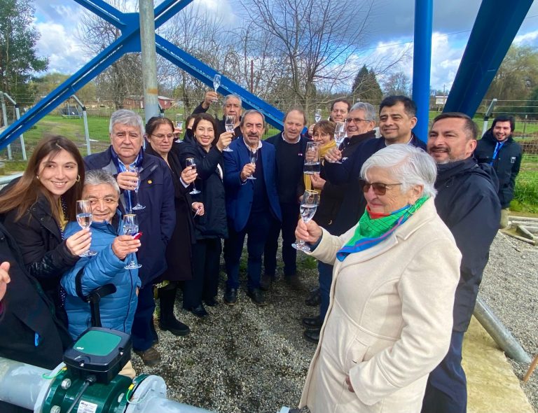 Vecinos de Santa Rosa en Mariquina inauguran ampliación de servicio sanitario rural que entrega agua potable a 272 familias 