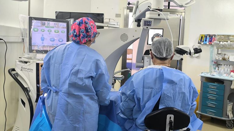 Estrategia de resolución de listas de espera benefició a 100 usuarios de la red asistencial con cirugías de cataratas