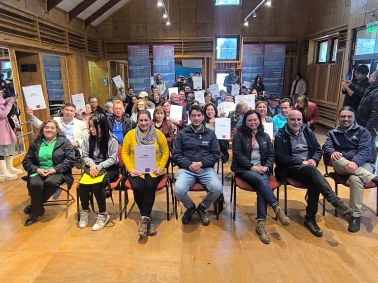 Pequeños agricultores de Los Ríos fortalecen su autonomía económica con bonos de riego