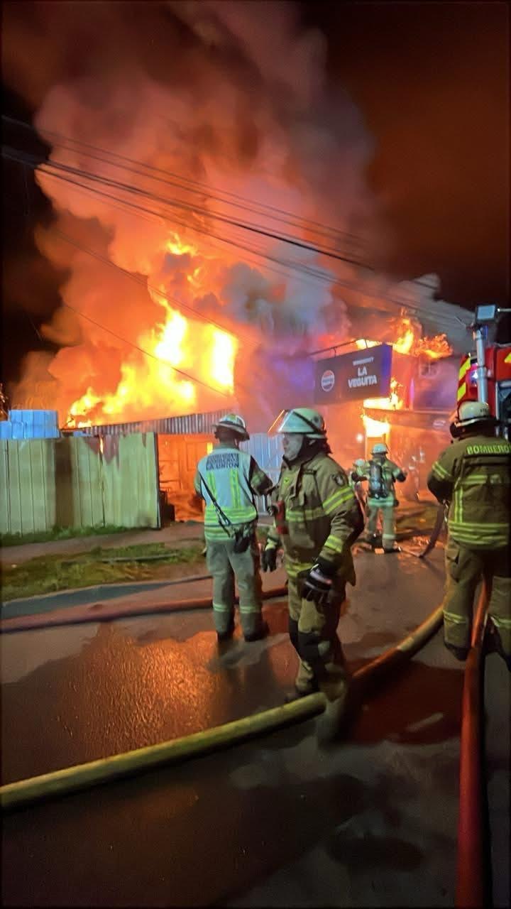 Fiscalía de Los Ríos dirige investigación por incendio en el que falleció una persona en La Unión