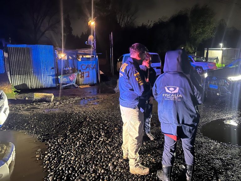 Fiscalía de Los Ríos formalizó a imputado por homicidio calificado en campamento de Valdivia