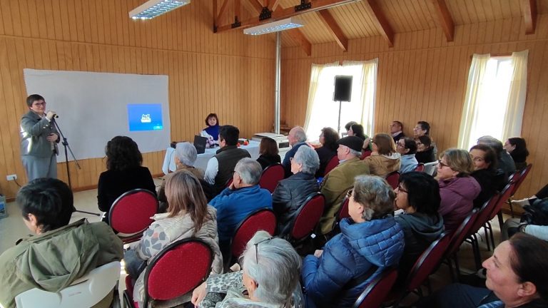 En  Río Bueno se inaugura proyecto de bibliotecas comunitarias