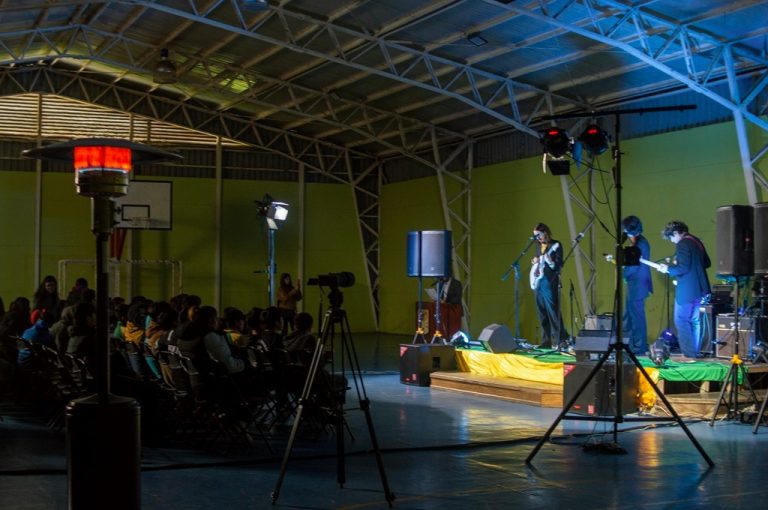 Estudiantes de 12 colegios de Los Ríos recibirán mediaciones artísticas y conciertos de bandas musicales de la región