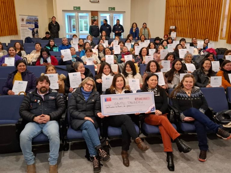 58 mujeres rurales de Los Ríos egresan del programa INDAP–PRODEMU con incentivo histórico de $500.000