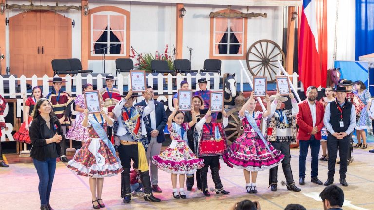 En Paillaco se celebró el Campeonato Regional de Cueca Escolar