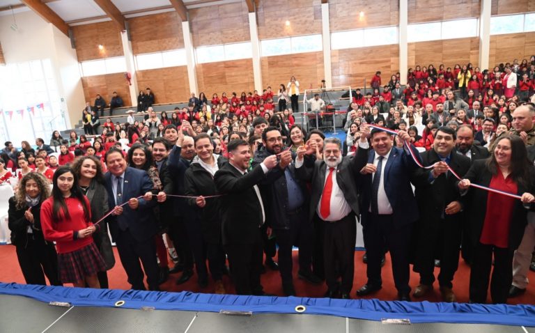 GORE y Ministerio de Educación Inauguran moderna Escuela Francia en Los Lagos