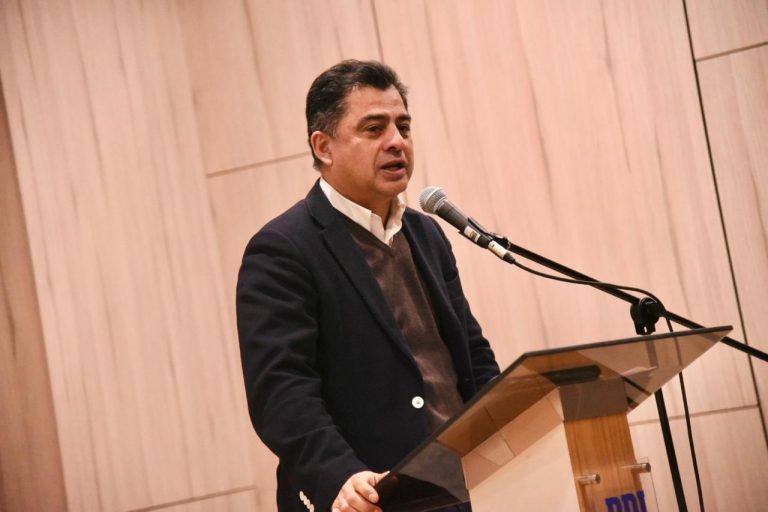 Delegado Presidencial resalta avances en seguridad social, salud y desarrollo regional en aniversario Nº18 de Los Ríos