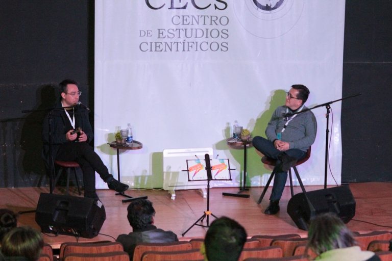 Con feria de artesanía cerró encuentro macrozonal sur austral de cultura en Valdivia